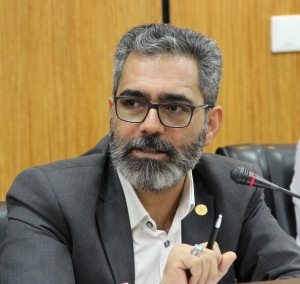 سید جواد سجادی بیدگلی: تولید فرش ماشینی توجیه اقتصادی ندارد.