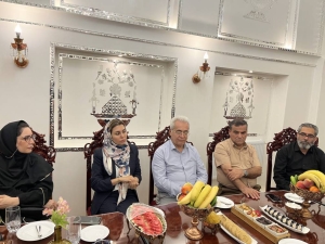 بازدید کمیسیون گردشگری و صنایع دستی اتاق بازرگانی کاشان از بوتیک‌هتل ایوان؛ تأکید بر ضرورت حمایت از سرمایه‌گذاران گردشگری