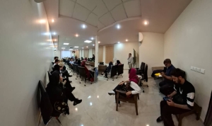 اولین نشست کتابخوانی سال ۱۴۰۴ در اتاق بازرگانی کاشان با محوریت کتاب «ذهن حواس جمع» برگزار شد